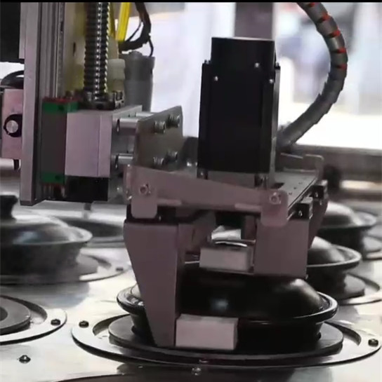 上銀導軌隨煲仔飯機器人現(xiàn)身武漢